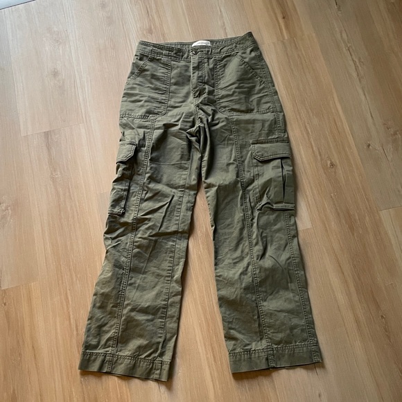 Abercrombie & Fitch Pants - Abercrombie & Fitch Olive Green Cargo Pants